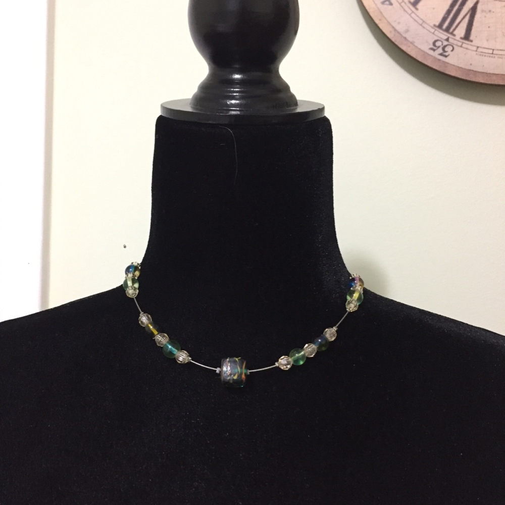 Green beaded necklace excellent condition